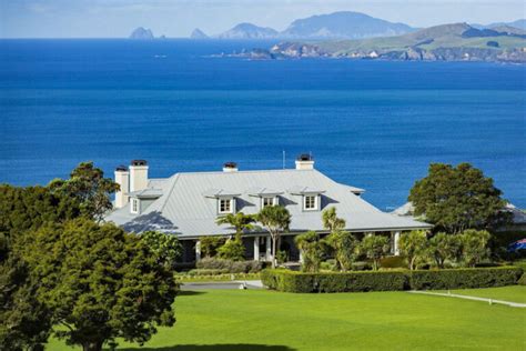 The best luxury hotels in New Zealand- luxury tours - Artisans of Leisure