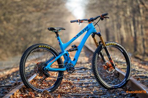 2018 Yeti SB5LR - Yuroshek's Bike Check - Vital MTB