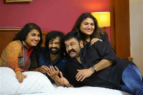 mohanlal: Happy 30th wedding anniversary, Mohanlal and Suchitra ...