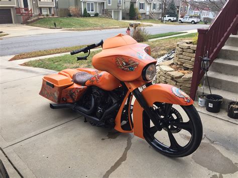 2004 Harley-Davidson® FLHTCU/I Ultra Classic® Electra Glide® (Matte ...