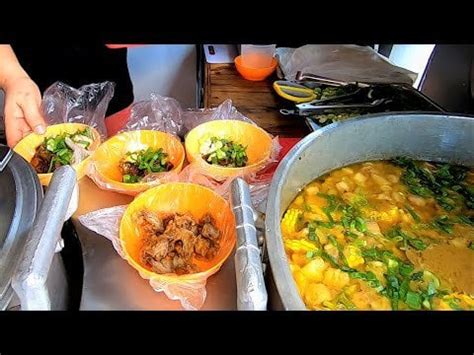 Filipino Street Food | Beef Pares with Tumbong and Utak / Chicharon Bula... : asianeats