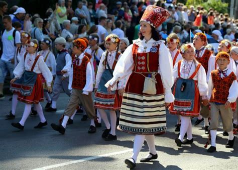 Estonia - Paradise of the North: Ten Fun Facts about the 2014 Estonian Song & Dance Festival