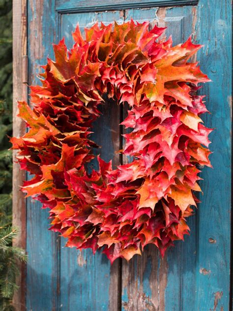 Autumn Leaf Wreath Ideas: How To Make An Autumn Leaf Wreath | Gardening ...