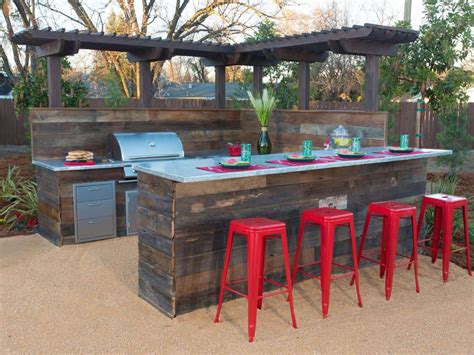 20 Modern Outdoor Bar Ideas To Entertain With!