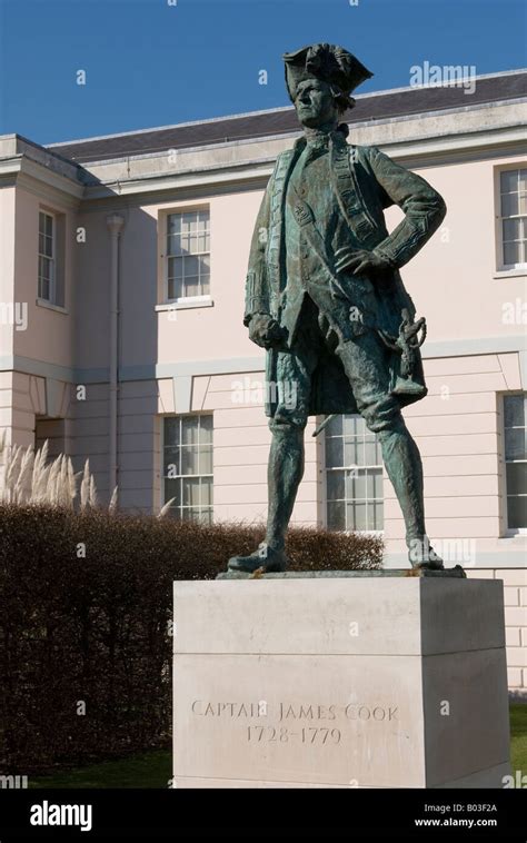 statue of Captain James Cook National Maritime Museum Stock Photo - Alamy