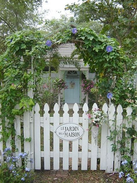 white fence ideas 14 White Fence, White Picket Fence, Fence Design ...