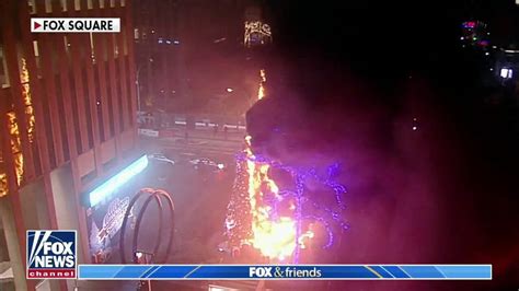 New York Times catches fire for headline saying Fox News Christmas tree 'catches fire' | Fox News