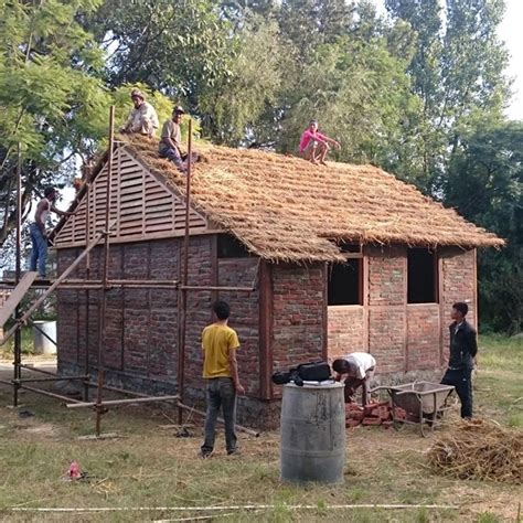 Shigeru Ban joins disaster relief effort following Ecuador earthquake ...