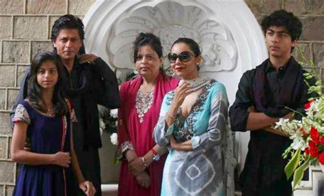 Shah Rukh Khan Shares An Emotional Message About His Mom, Who Passed ...