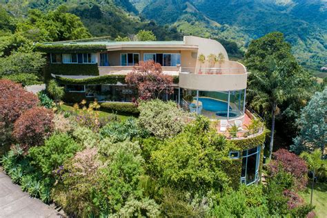 A Hillside Paradise in Costa Rica - The New York Times