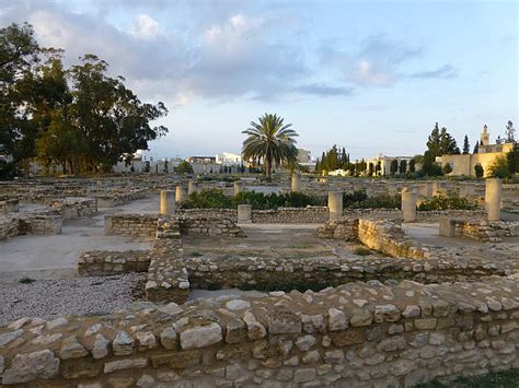 4.1381313236.view-to-the-excavated-villa-at-el-jem-museum – Around the World I Go