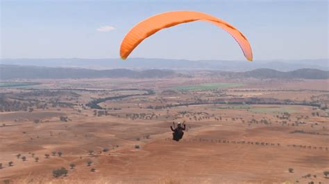 MANILLA CROSS COUNTRY PARAGLIDING COMP SEES PILOTS FLOCK TO THE SKIES – NBN News