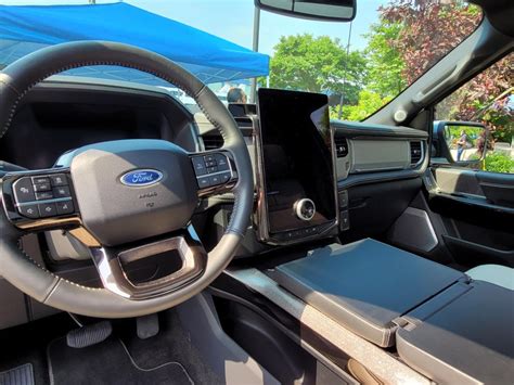 ford-f150-lightning-interior - TESLARATI