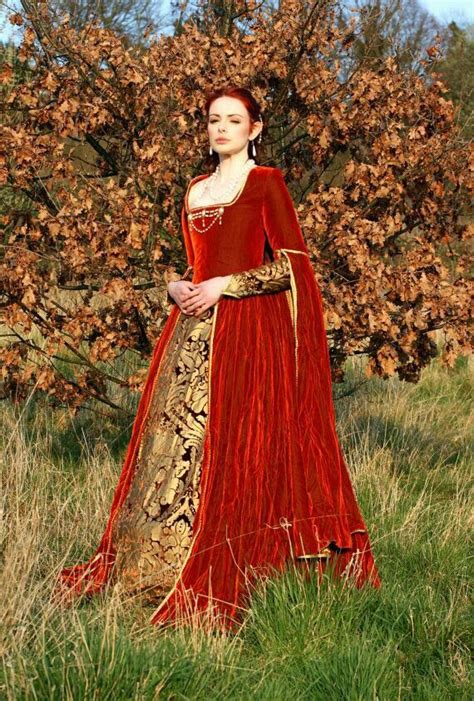 Medieval.. | Medieval dress, Renaissance fashion, Renaissance clothing