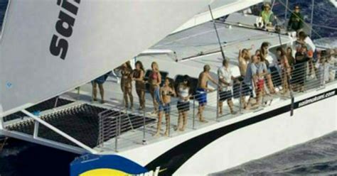 Sail Makani Catamaran - Adventure Tours Hawaii