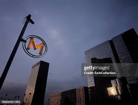 La Defense (Paris Metro) Photos and Premium High Res Pictures - Getty ...