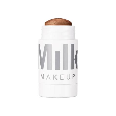 10 Makeup Products to Get Rid of This Year | Who What Wear