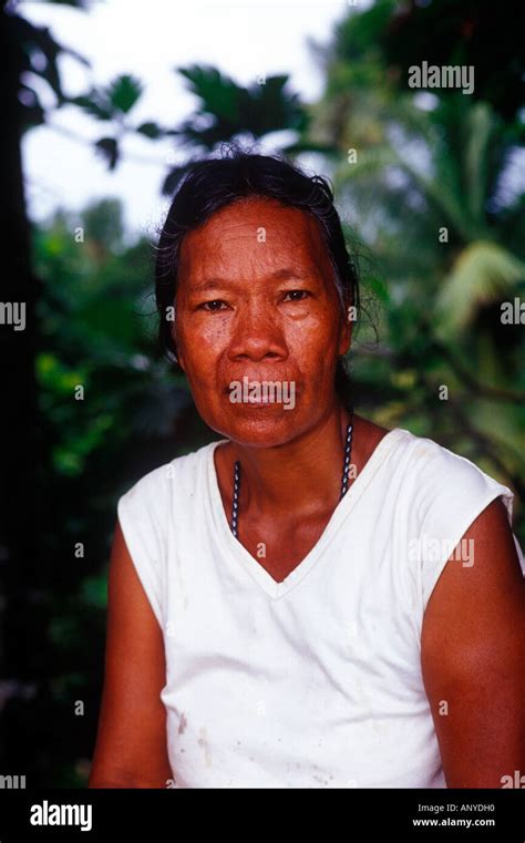 Carib Indian Tribe Elder, Carib Nation Territory, Dominica, Caribbean ...