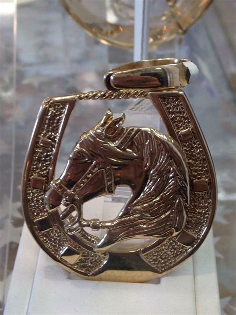 9ct Gold Horse Pendant | in Bradford, West Yorkshire | Gumtree