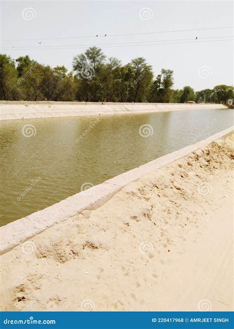 Indira Gandhi Canal Rajasthan Stock Photo - Image of walkway, soil ...