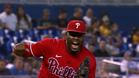 Héctor Neris gets his 520th K to break Phils' record | 10/03/2021 | Los ...