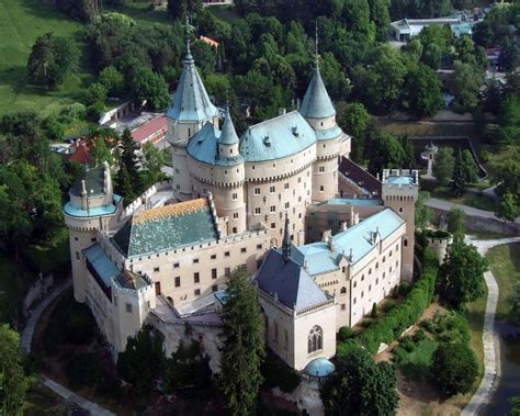 Bojnice slott, Slovakien, Prievidza, Trencin | Bojnice castle, Beautiful castles, Castle