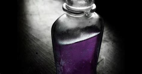 ĦΔŇŇΔβΔŁ ΜΔŘƗ€: "Purple Poison Potion"