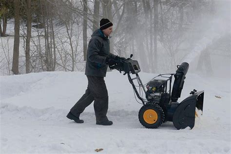 John Deere 1028E Snowblower Reviews, Prices and Specs