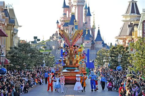 Disneyland Paris: si festeggia il 25° anniversario - Parksmania