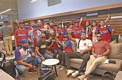 Licey, campeón de la Serie del Caribe, visita al presidente dominicano