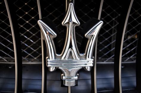 Auto Car Logos: Maserati Logo