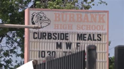 San Antonio ISD’s Burbank Graduates to Wear White Gowns