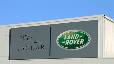 Jaguar Land Rover to build new electric car in the UK protecting ...