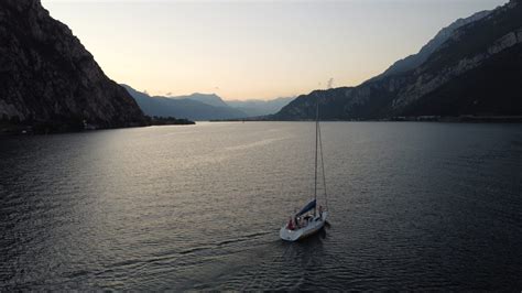 Sailing at sunset on Lake Como | Orizzonti Lake Como