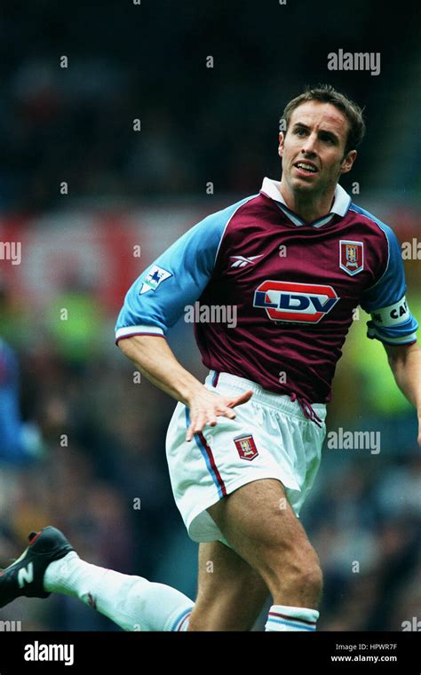 GARETH SOUTHGATE ASTON VILLA FC 03 October 1998 Stock Photo - Alamy