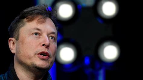 Elon Musk visits Twitter headquarters forward of deal deadline