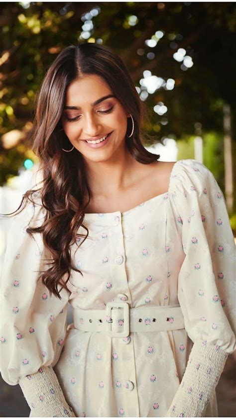 Sonam kapoor | Fashion, Celebrity outfits, Bollywood outfits