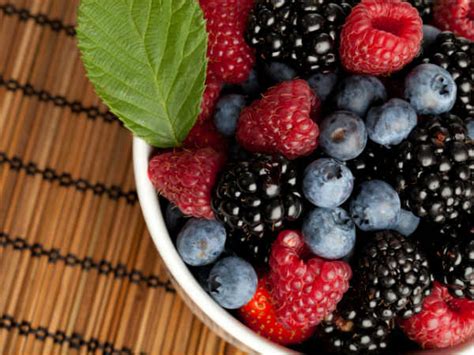 Are Berries Effective In Preventing And Managing Diabetes? - Boldsky.com