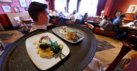 After two years, a downtown Anchorage restaurant returns to life - The ...