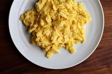 Easy Scrambled Eggs for Two | FriendsEAT