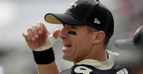 Saints QB Drew Brees Undergoes Surgery on Injured Throwing Hand - FanBuzz