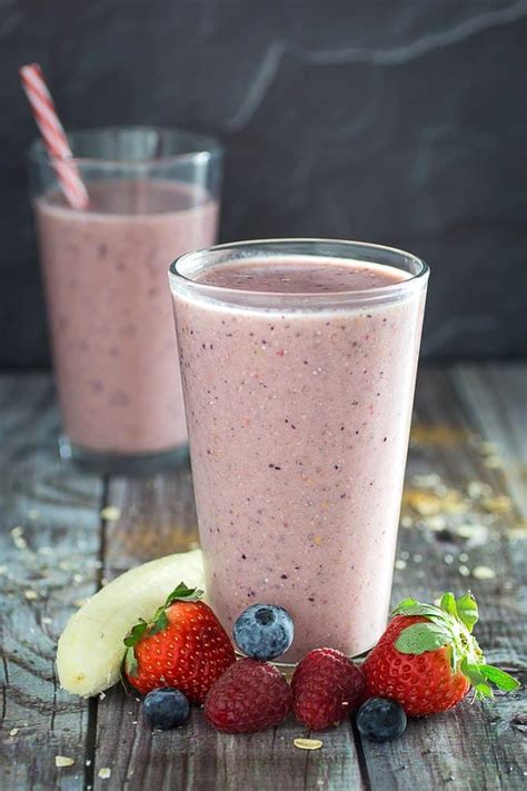 Strawberry Banana Chia Seed Smoothie - Dishing Delish