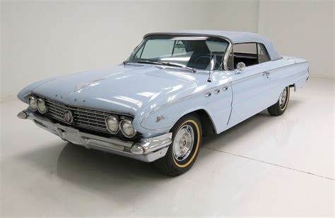 1961 Buick LeSabre | Classic Auto Mall