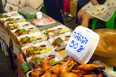 11 Best Bangkok Night Markets to Visit For a Taste of Thailand