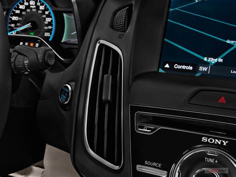 2017 Ford Focus: 128 Interior Photos | U.S. News