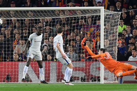 Thibaut Courtois explains why Lionel Messi found it so easy to nutmeg him in Barcelona defeat ...