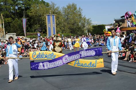 Magic Kingdom Parade (1) | Disney World | Pictures | United States in ...