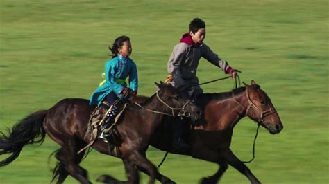 Mongolian kids riding a horse - YouTube