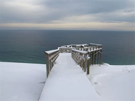 Sleeping Bear Dunes in winter: 8 amazing winter activities(+tips)