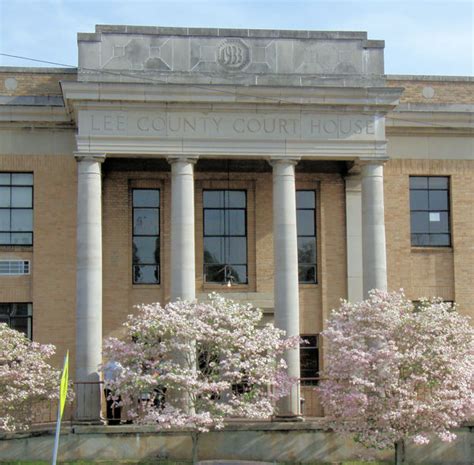 Lee County Courthouse - Jonesville, VA - Courthouses on Waymarking.com